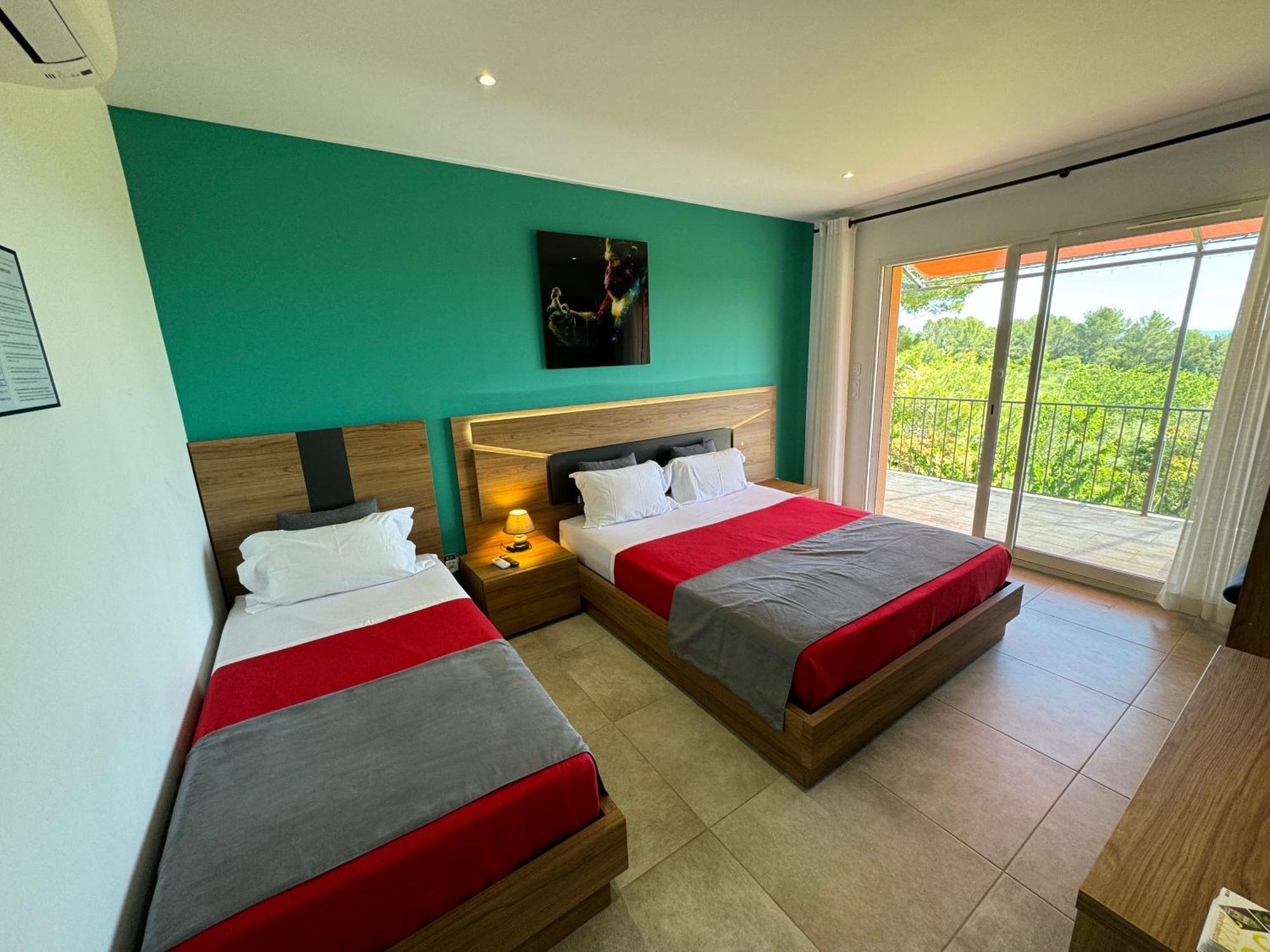 Domaine Maxxim Hotel Clermont-lʼHérault Екстериор снимка